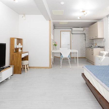 Dashim Guest House Gunsan Bagian luar foto
