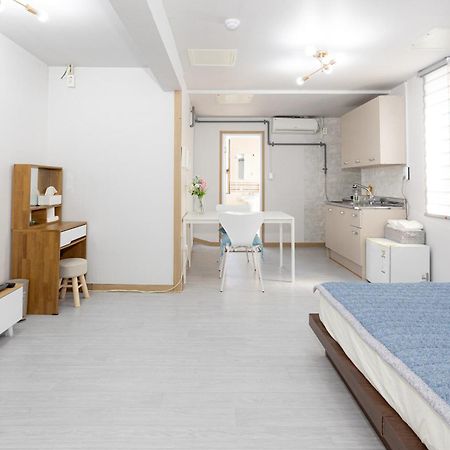 Dashim Guest House Gunsan Bagian luar foto