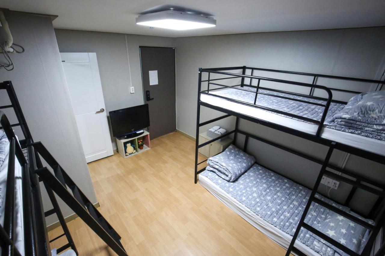 Dashim Guest House Gunsan Bagian luar foto