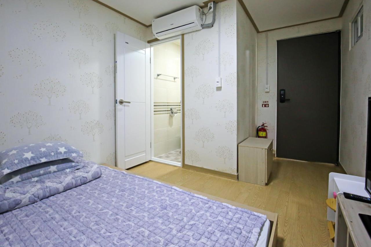 Dashim Guest House Gunsan Bagian luar foto