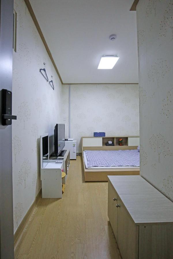 Dashim Guest House Gunsan Bagian luar foto