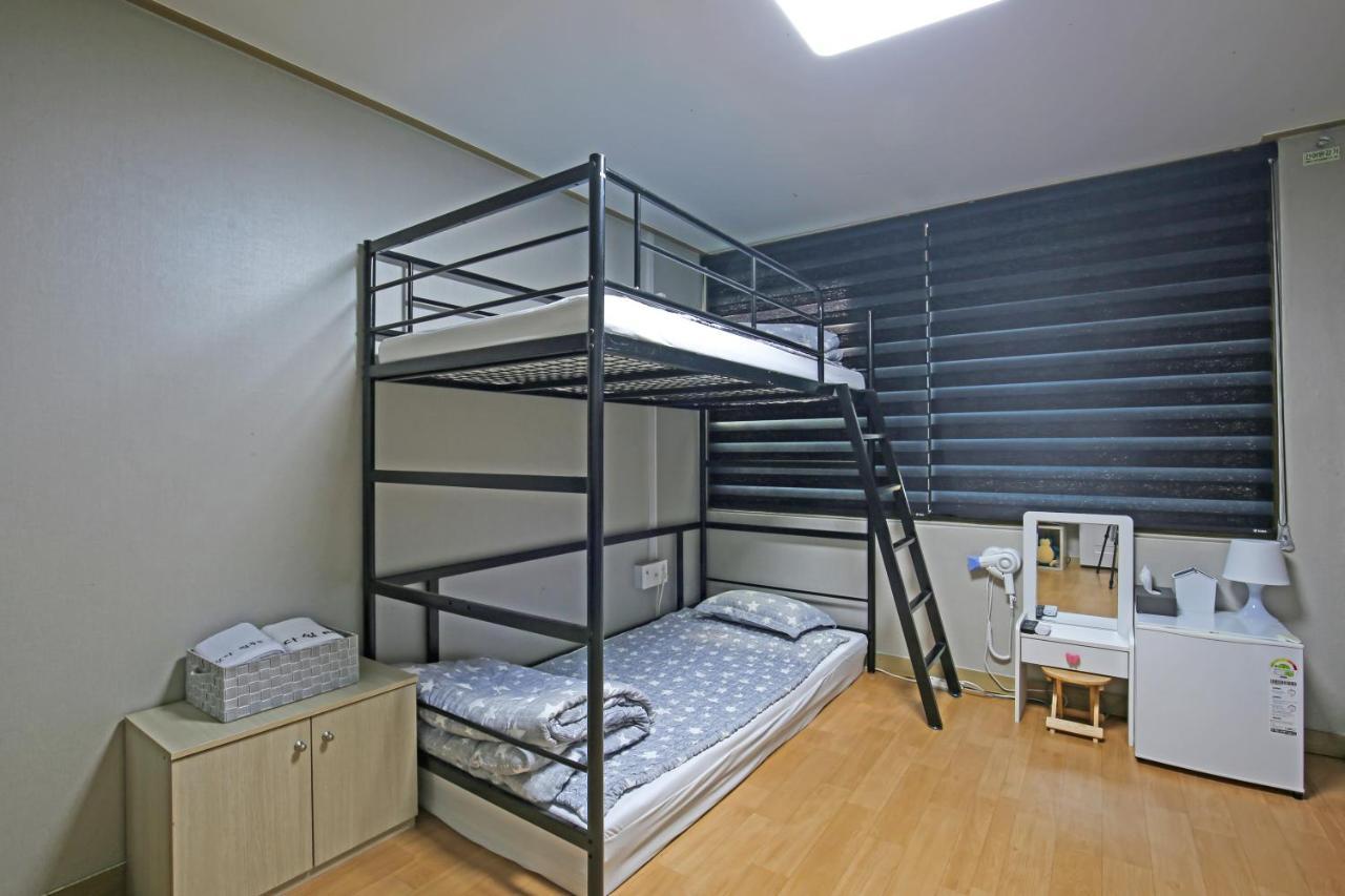 Dashim Guest House Gunsan Bagian luar foto
