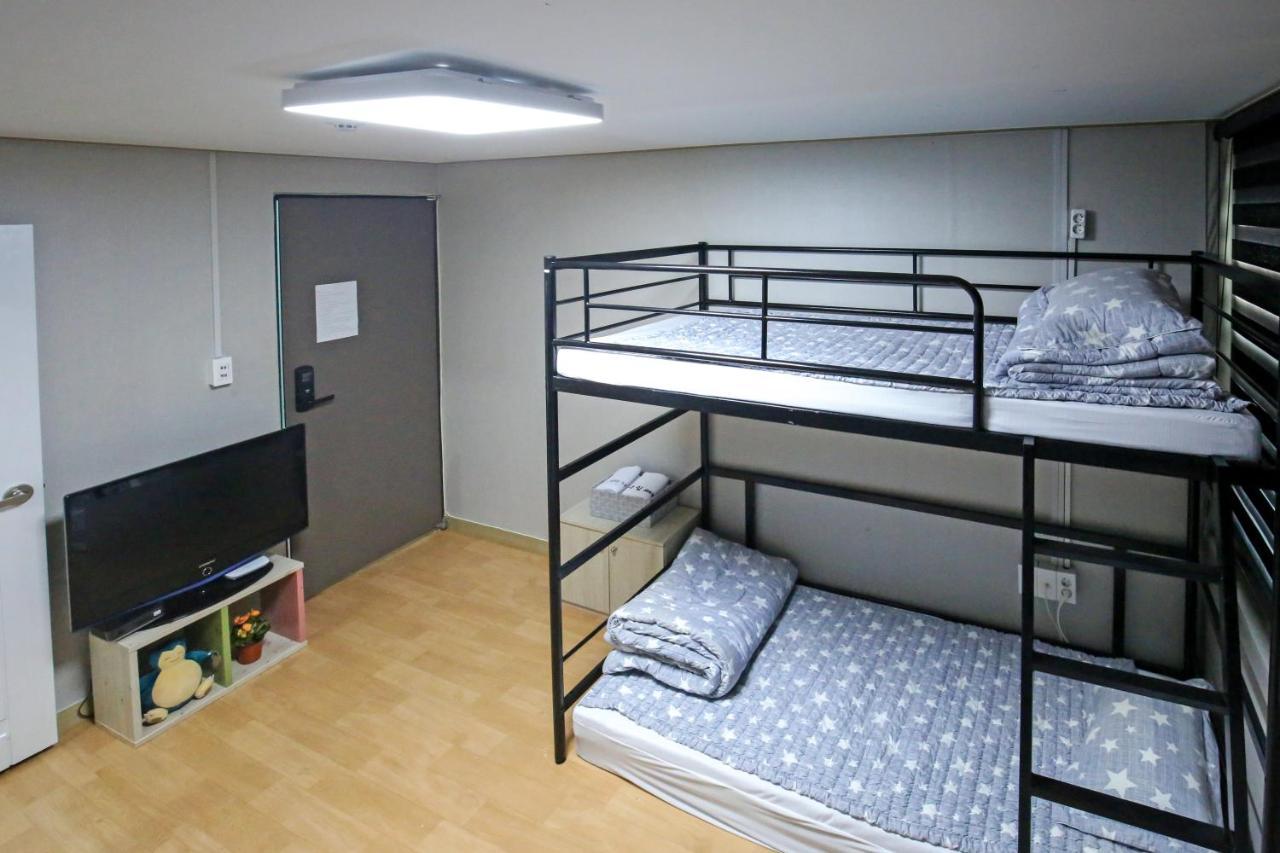 Dashim Guest House Gunsan Bagian luar foto