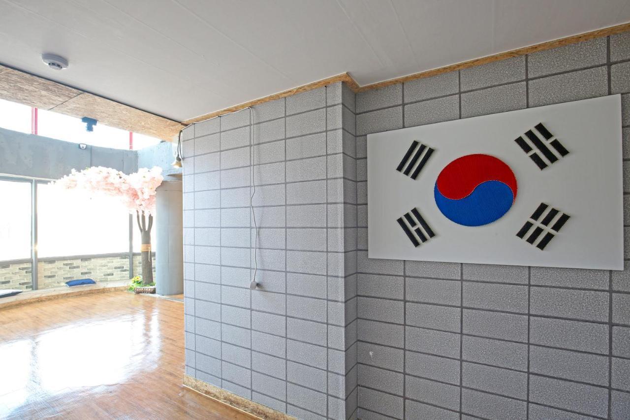 Dashim Guest House Gunsan Bagian luar foto