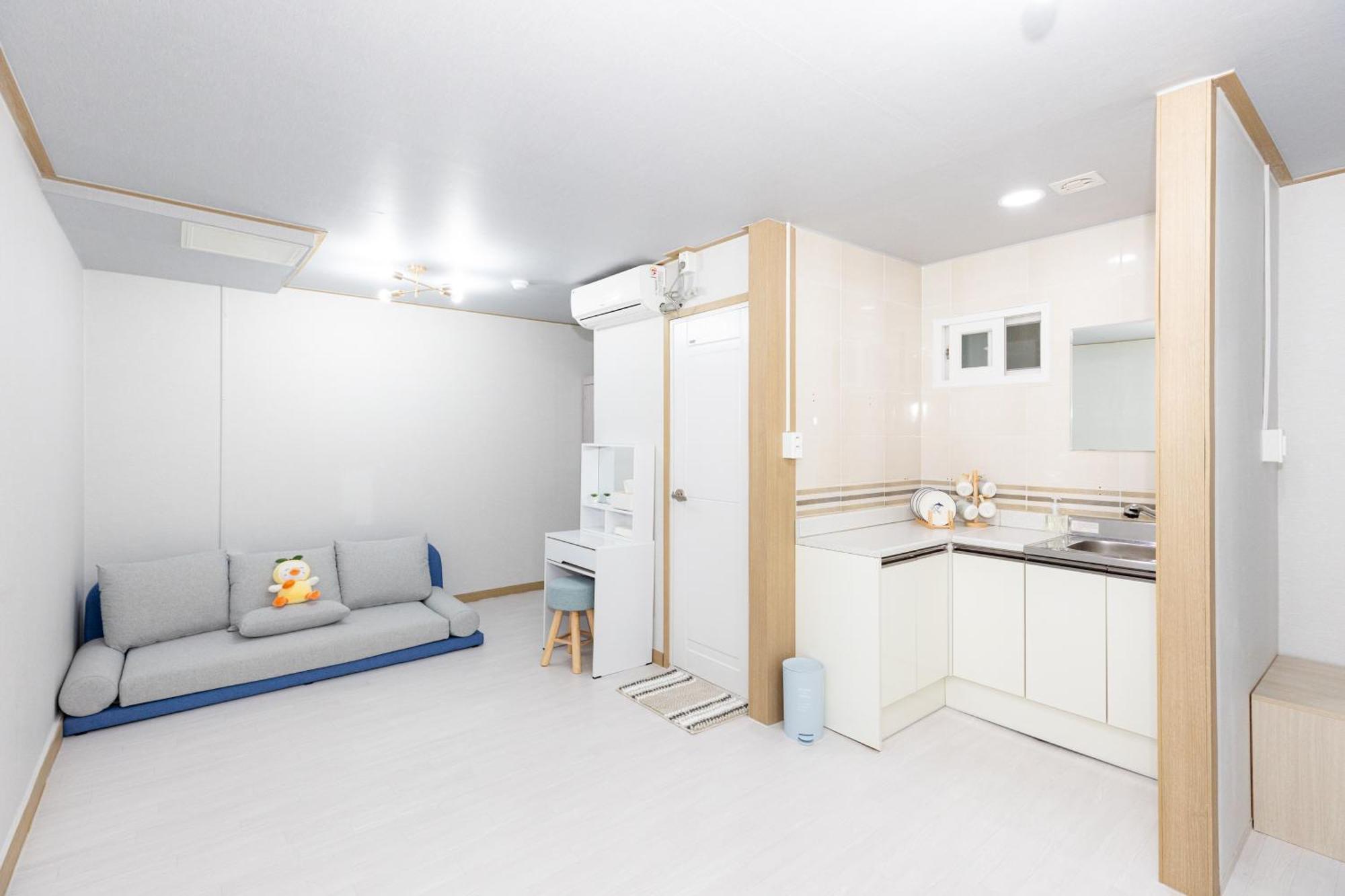 Dashim Guest House Gunsan Bagian luar foto