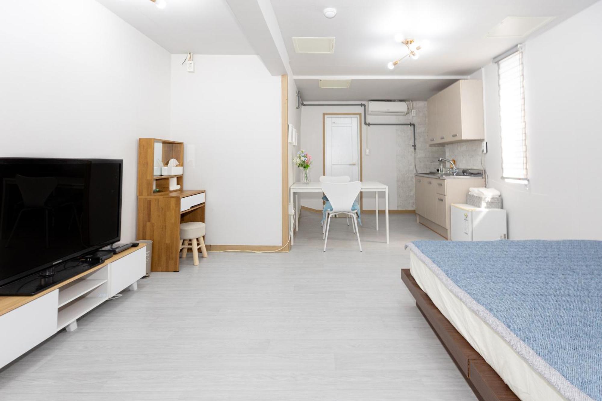 Dashim Guest House Gunsan Bagian luar foto